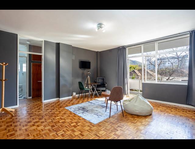 2 BEDROOM APARTMENT FOR SALE IN RONDEBOSCH